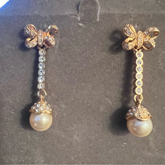 Nolan Miller Elegant Vintage Pearl Drop Earrings - Picture 2 of 5